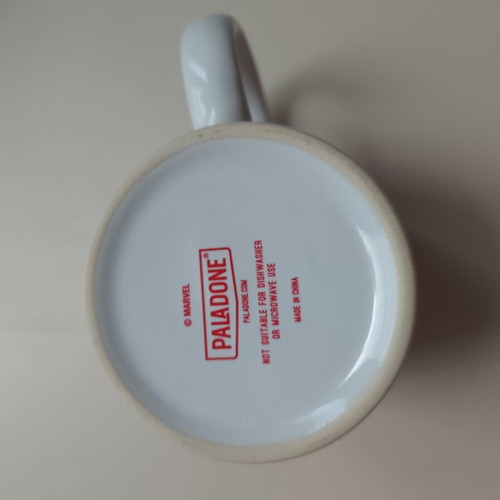Marvel heat-sensitive mug with changing figures