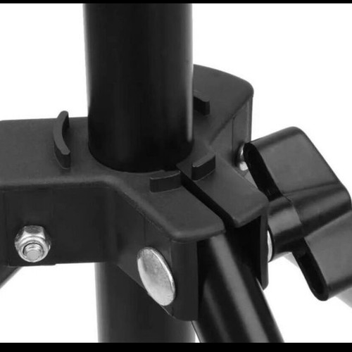 Studio light umbrella stands new with three umbrellas, set of two