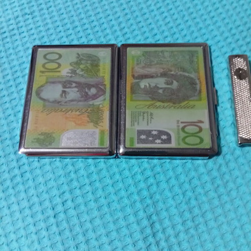 Metal cigarette case Australia 100$ like new with removable lighter