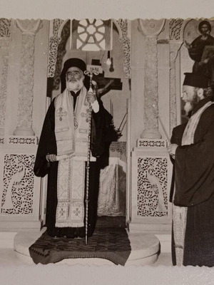 Ασπρόμαυρες φωτογραφίες μεταχειρισμένες με τον Μητροπολίτη Νικηφόρο Συτζανάκη, σετ 2
