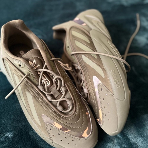 Adidas Ozelia unisex athletic shoes new, brown, size 39.5