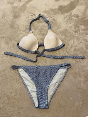 Bikini swimsuit like new, size L, with metal clasp