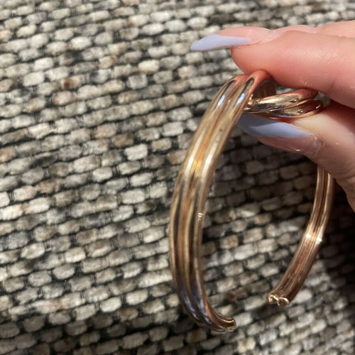 Set of 5 women's bracelets used, including shells and pearls