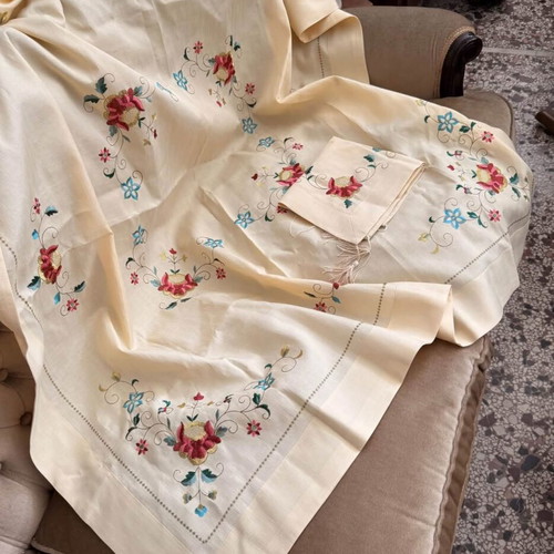 Machine Embroidered Tablecloth Set with Floral Design