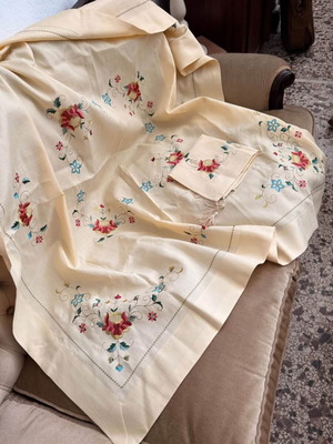 Machine Embroidered Tablecloth Set with Floral Design