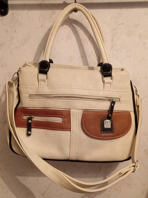 Shoulder bag beige like new with multiple compartments