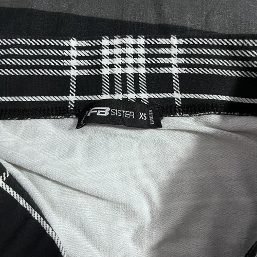 New Yorker skirt size XS, black and white