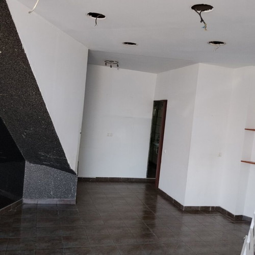 Commercial space 52 sqm Aigaleo with mezzanine and WC