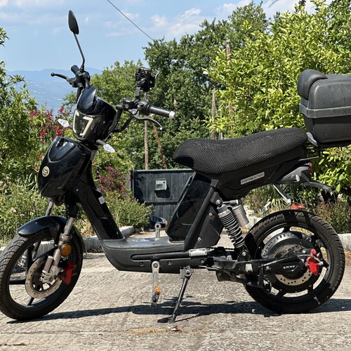 Electric scooter EMW 1000w used with top case