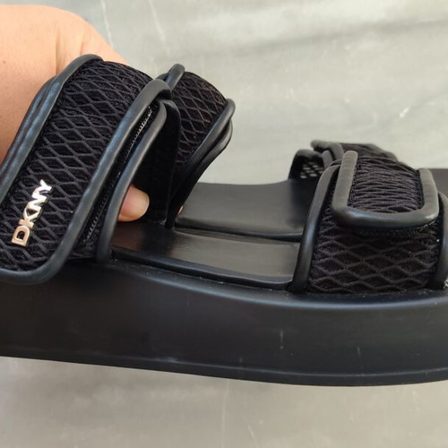 DKNY black platform sandals size 40 like new