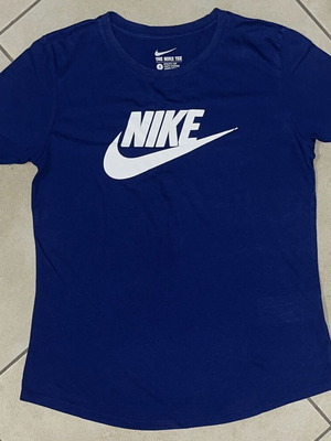Nike Women T-Shirt royal blue with bold Swoosh logo, size S, like new