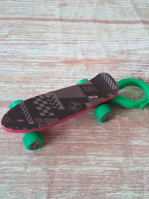 Toy skateboard used Mcdonalds 2023, height 9 cm