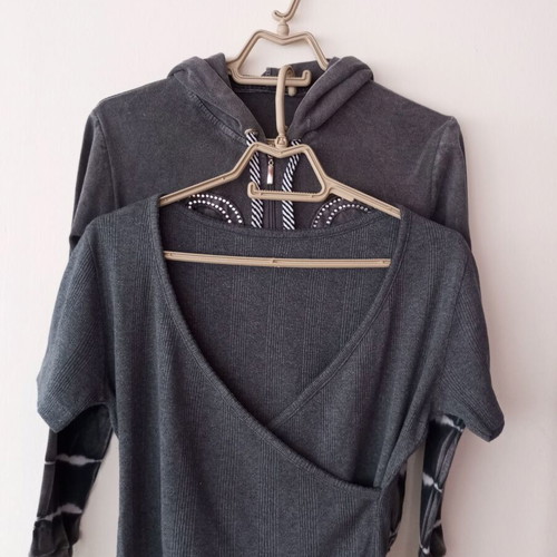 Grey top like new with gift jacket