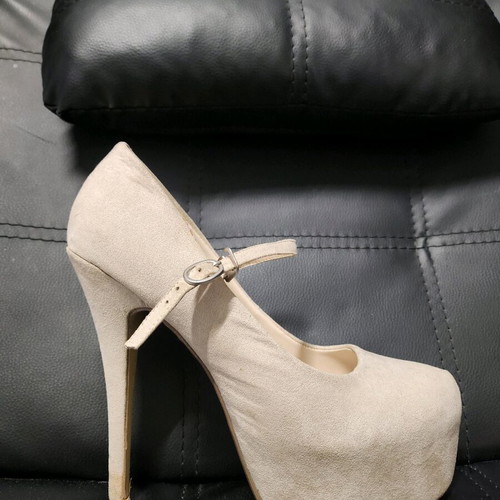 Beige pumps used, size 30
