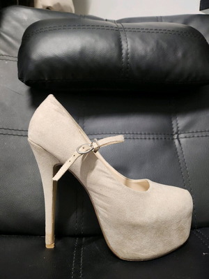Beige pumps used, size 30