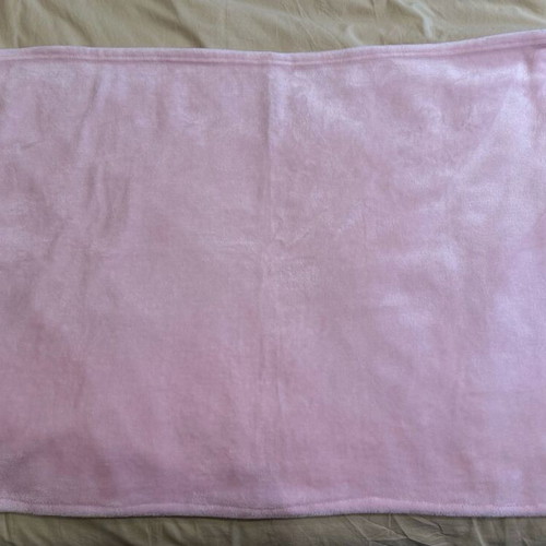 Pink fleece blanket like new with 2 baby hairbands gift