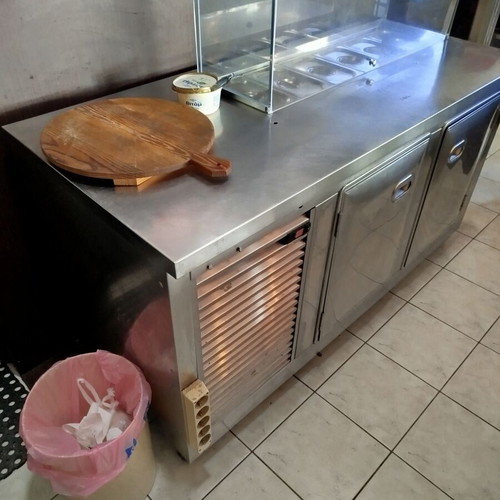 Salat bar used in good condition