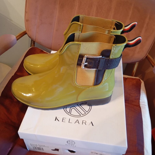 Kelara galoshes size 37 new, khaki mustard color
