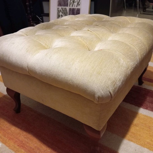 Auxiliary seat used in good condition