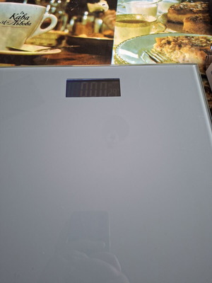Digital glass bathroom scale up to 180kg new