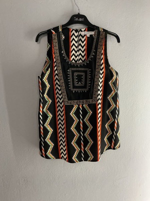 Boho sleeveless top Glamorous size S like new, multicolor