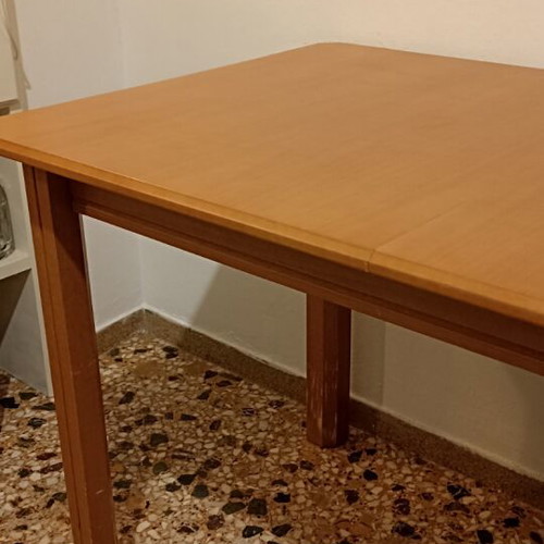 Kitchen table made of solid wood with extension like new