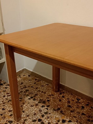 Τραπέζι κουζίνας από μασίφ ξύλο με προέκταση σαν καινούργιο