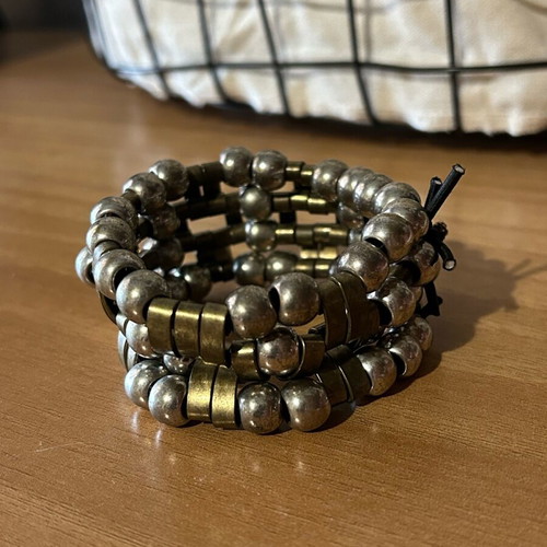 Bracelet elastic and fitted with beads new