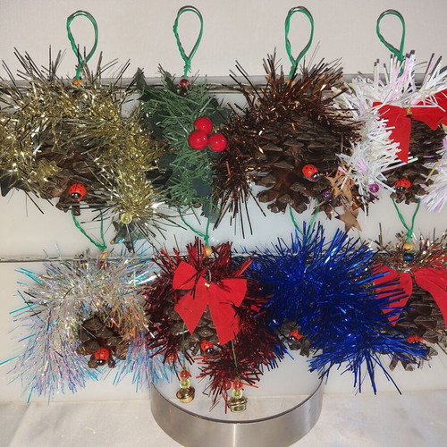 Christmas pinecone ornaments new, set of 8, natural decoration