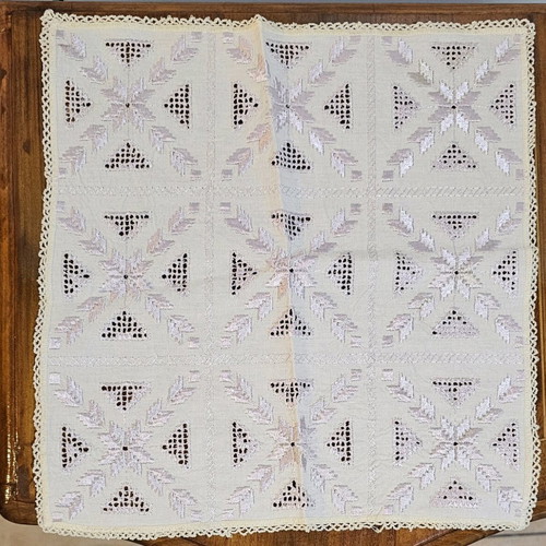 Hardanger embroidery set of 2 pieces like new, ecru