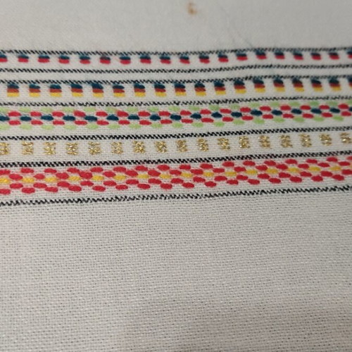Cotton table runner with vintage embroidery like new, traditional
