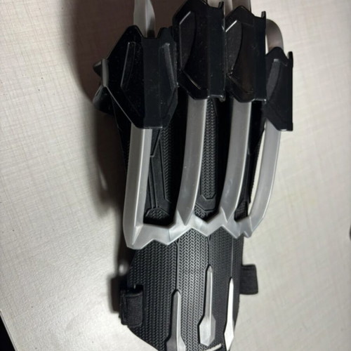 Marvel Black Panther Hasbro claws