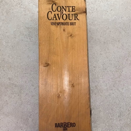 Conte di Cavour Vino Spumante Brut wooden collector box