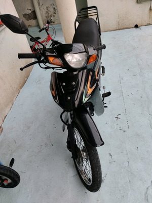 Suzuki Shogun 109c ανακατασκευασμένο, μαύρο παπί, βενζίνη