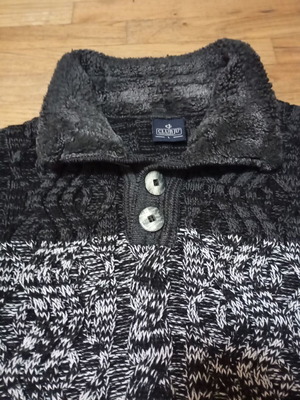 Knitted sweater used with soft neck lining gray, size L