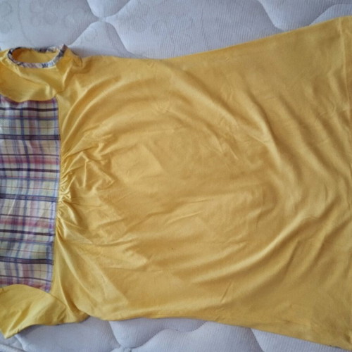 Vergi yellow t-shirt like new, size 2