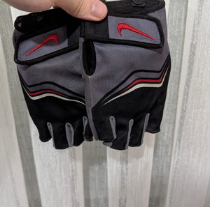 ΓΑΝΤΙΑ NIKE ΓΥΜΝΑΣΤΗΡΙΟΥ