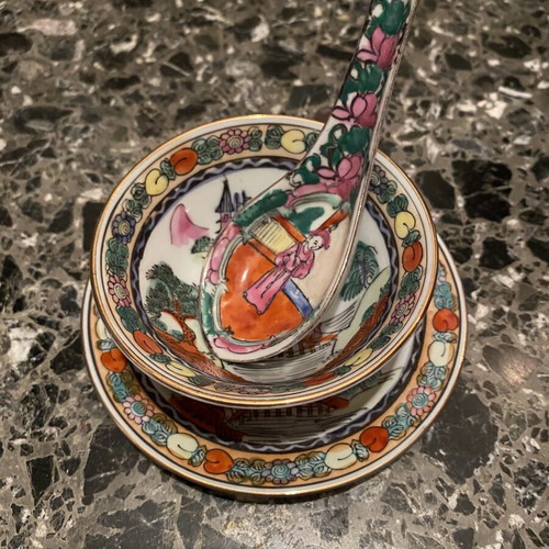 Vintage Chinese porcelain set 3 pieces hand painted like new