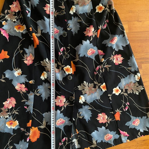 Vintage skirt with flowers large, like new
