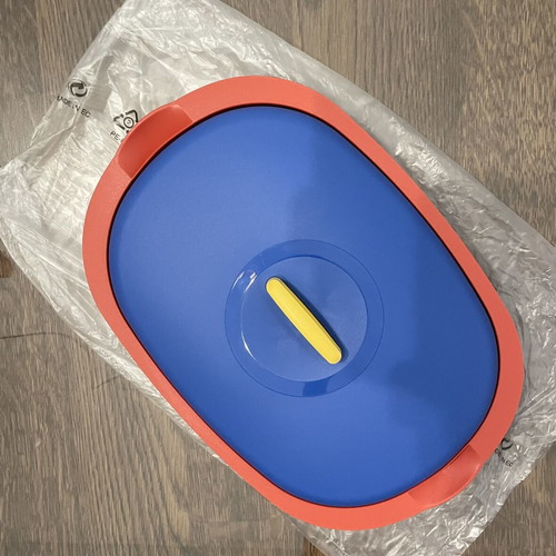 Tupperware serving platter 400 ml, blue and red
