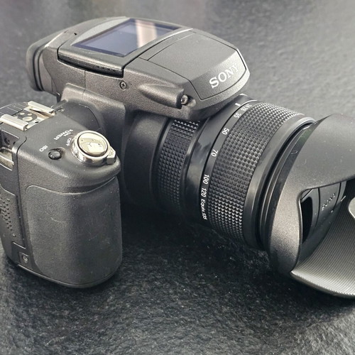 Sony Cyber-shot DSC-R1 camera with Carl Zeiss T* lens