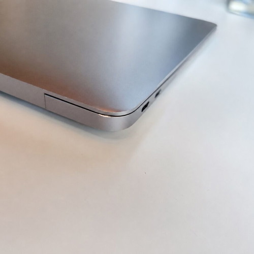 MacBook Air M1 13" 8GB RAM 256GB SSD used, 2023 model