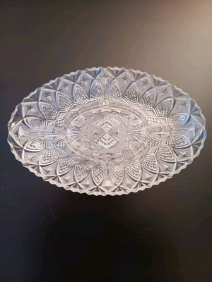 Vintage 4-Section Nut Tray like new