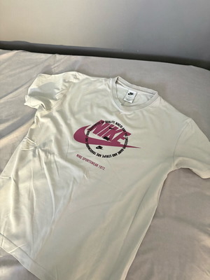 Nike Drifit Tee size S like new, white
