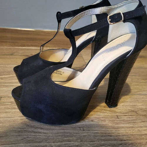 Black suede sandal with 13 cm heel like new, size 39