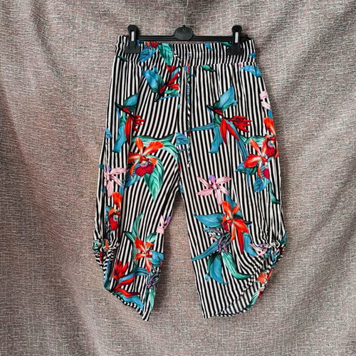 Capri beach pants Anel like new, multicolor, size medium