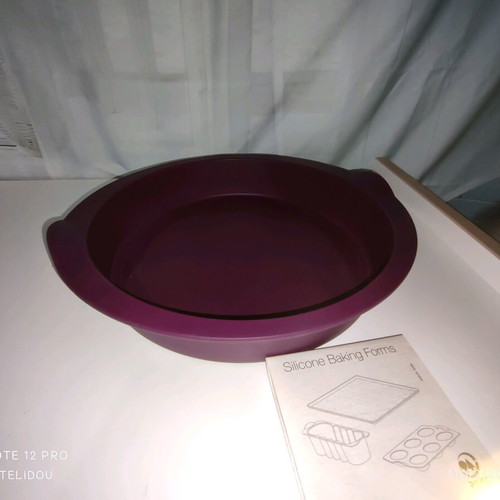 Tupperware Round Silicone Mold New