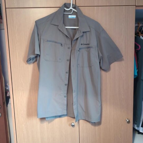 Columbia men's dress shirt, brand new, green, one size