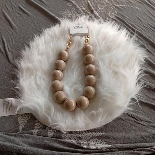 Necklace with round stones new beige unused