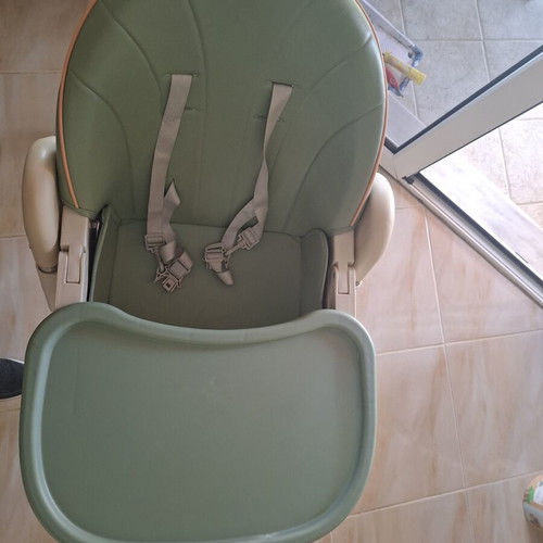 Highchair with wheels, pistachio color